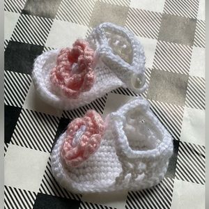 cute newborn white crotchet sandals with pink flower, never been worn their new!
